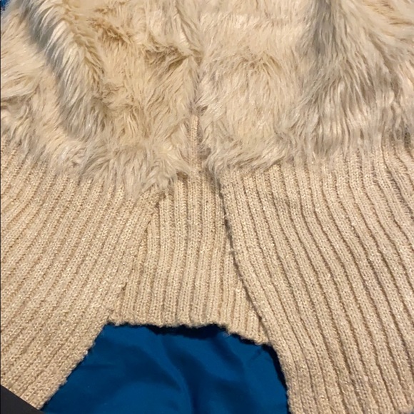 Cream furry vest!! - Picture 2 of 9